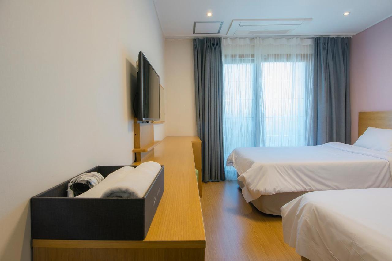 Sims Hotel Čedžu Exteriér fotografie