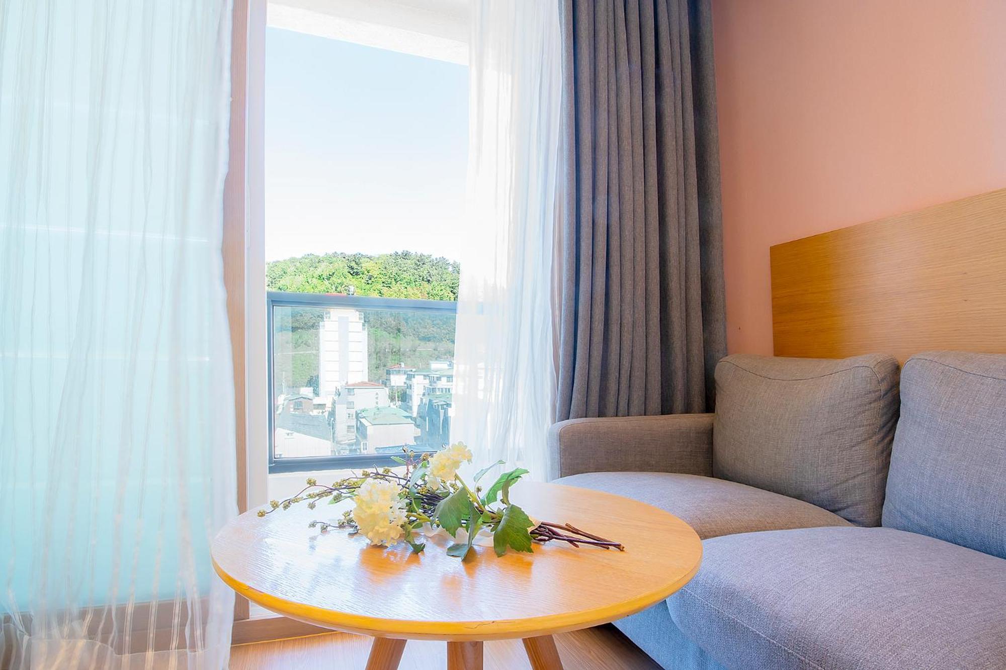 Sims Hotel Čedžu Exteriér fotografie